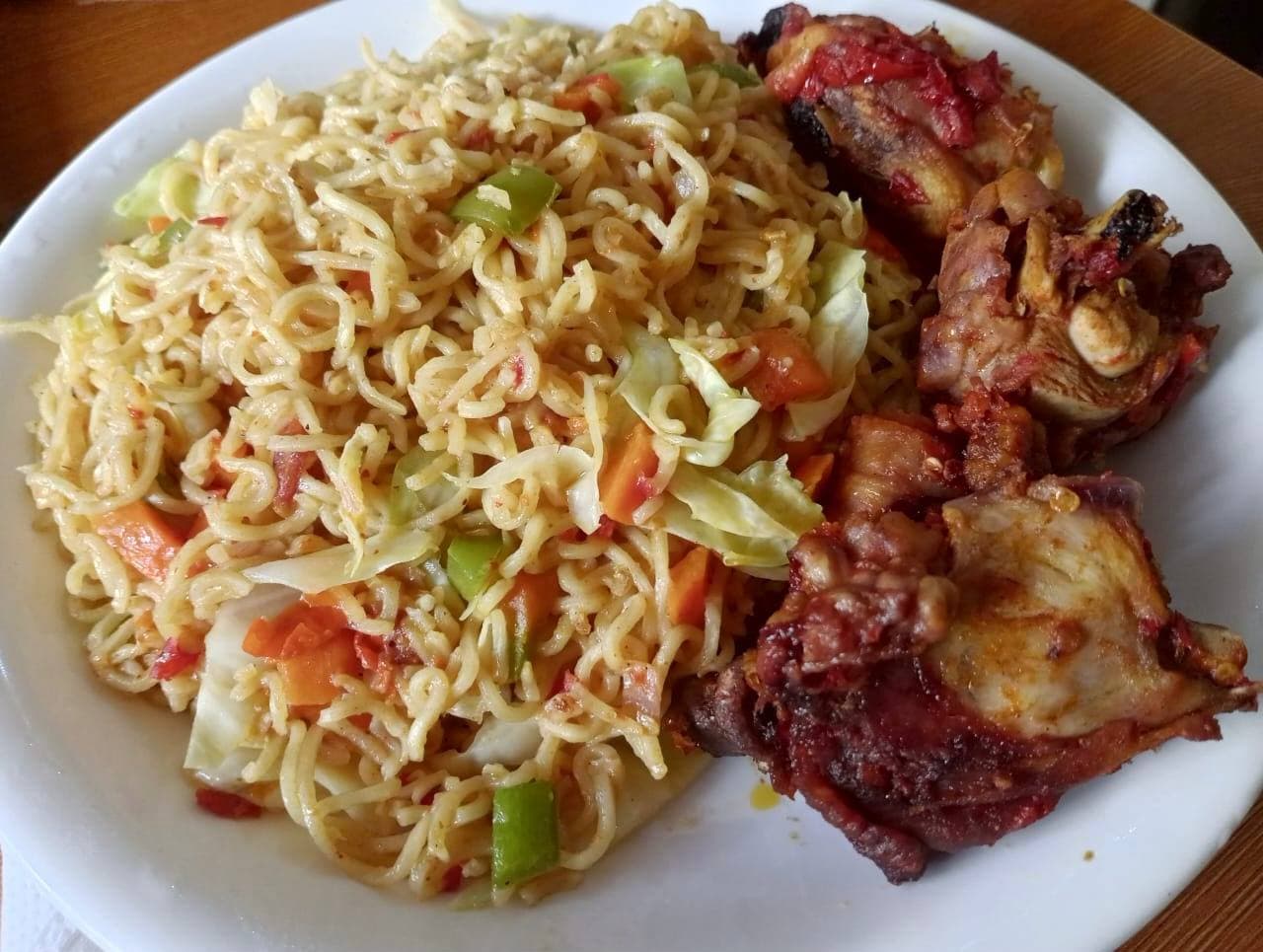 Stir-fried noodles & chicken